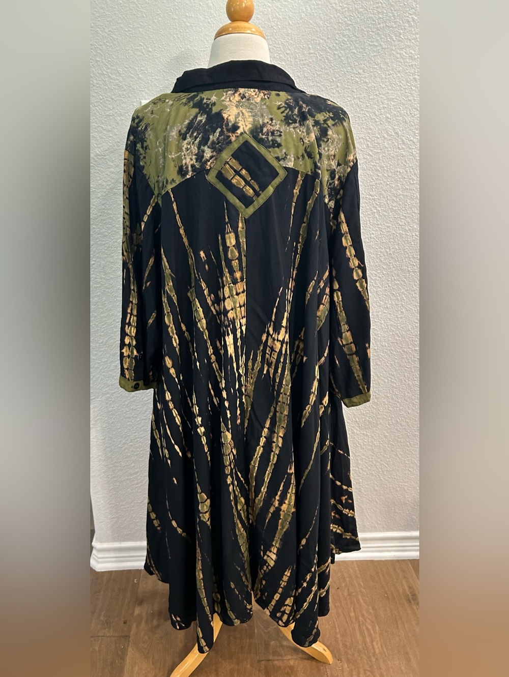 Iguana green and black tie dye high low long tunic top 3X - Picture 5 of 8